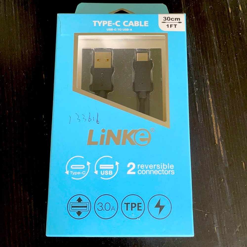 Nwt Linke USB 1 foot long cable.